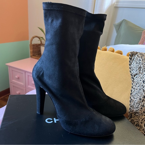 CHANEL black leather boots, size 40 - Picture 1 of 13